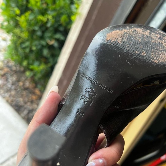 Heels - Picture 3 of 3